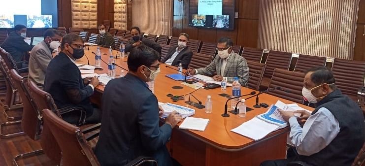 Advisor Bhatnagar reviews functioning of JKPCC