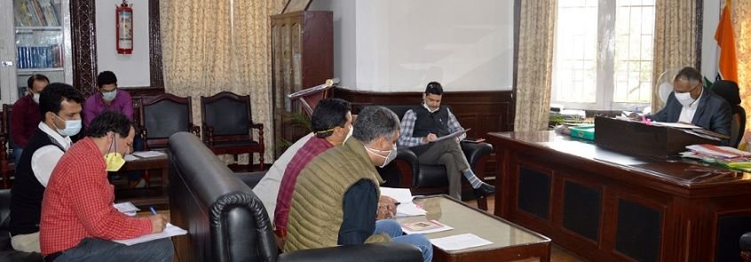 Div Com Reviews Progress of Work on Power Transmission Lines