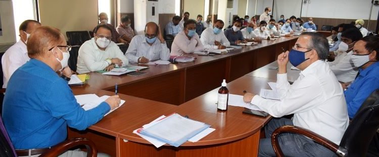 Dr Kotwal reviews progress on updation, digitization of Jamabandies in Jammu district