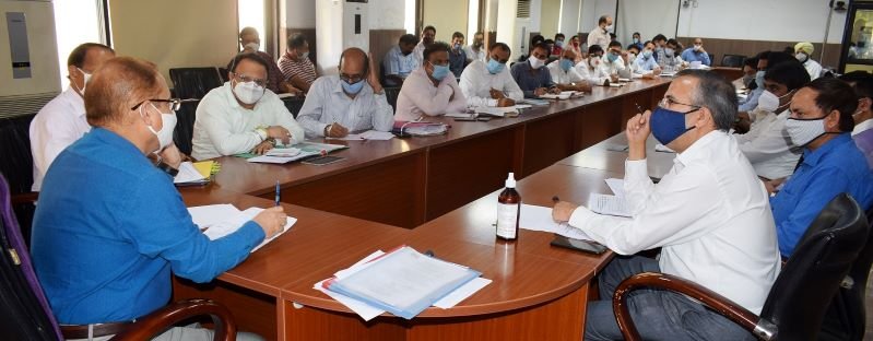 Dr Kotwal reviews progress on updation, digitization of Jamabandies in Jammu district