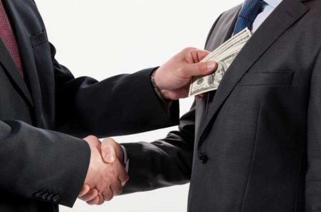 J&K Anti-Corruption Bureau Nabs Revenue Official Red-Handed with ₹80,000 Bribe, Recovers ₹35 Lakh