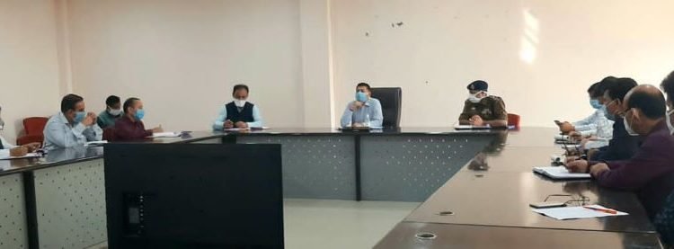 DC Samba reviews implementation of JK health cards Insurance scheme