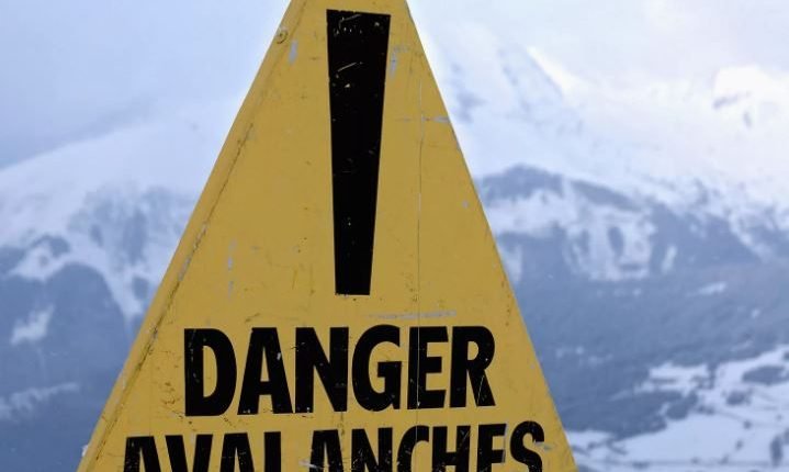 Avalanche warning issued for 4 districts in J&K