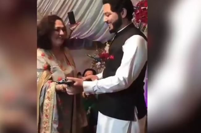 Groom in Pakistan gets an AK-47 rifle, leaves netizens shocked