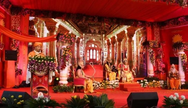 Lord Shriram, Mata Sita and Lakshman arrived in a helicopter as Pushpak aircraft 