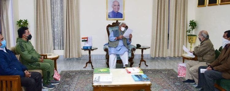 Delegation of Weavers and Artisans calls on Lt Governor