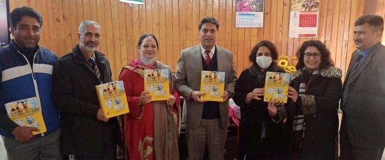 Talat Parvez Rohella, releases physiology book authored by local academicians