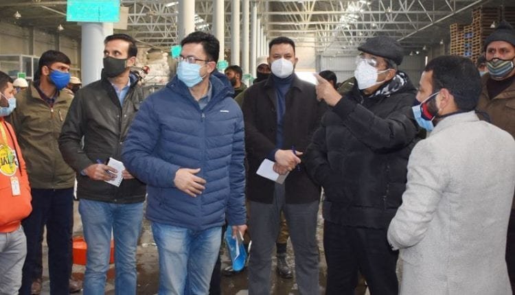 Advisor Baseer Khan visits Lassipora, urges unit holders to make IGC Lassipora synonymous with development