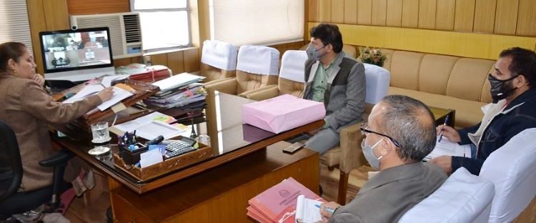 Secretary RDD Sheetal Nanda, reviews progress of PMAY (G), MGNREGA works