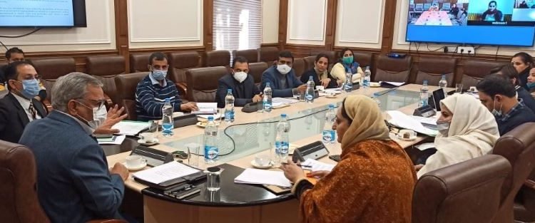 Advisor Farooq Khan reviews functioning of One Stop Centers for women