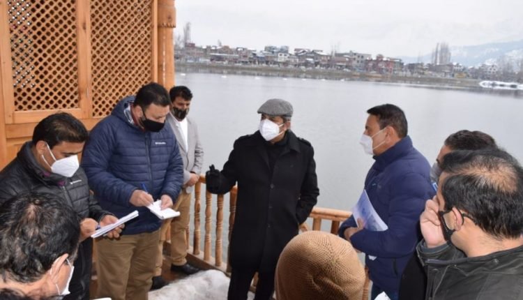 tourist destinations conducts city tour, inspects development works at several tourist destinations