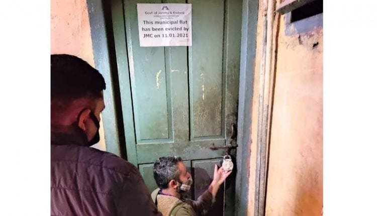 JMC evicts municipal flat at Rehari Mohalla