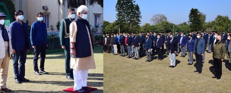 Lt Governor, Raj Bhavan staff pay homage to the Martyrs