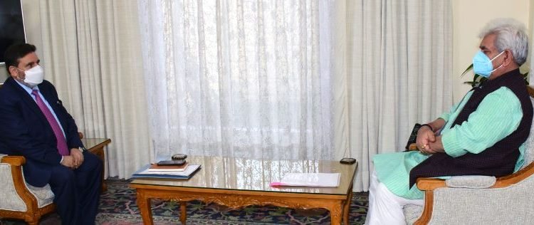 Chairman/CEC LAHDC Kargil, former Ministers, former Legislator, DDC member call on Lt Governor