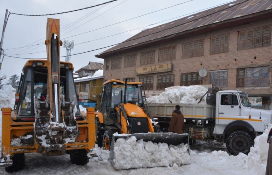 Tippers pressed into service to lift snow from roads at Shopian