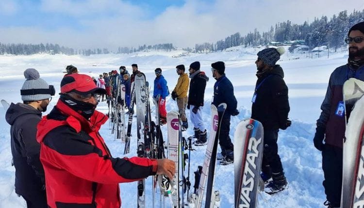Ski course sponsored by Tourism Department begins : 2nd batch