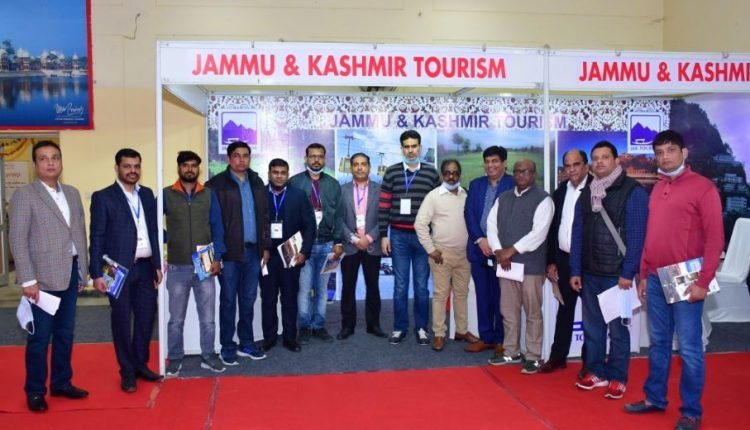 J&K stall at ITM Lucknow evokes keen response from tour operators, intending tourists