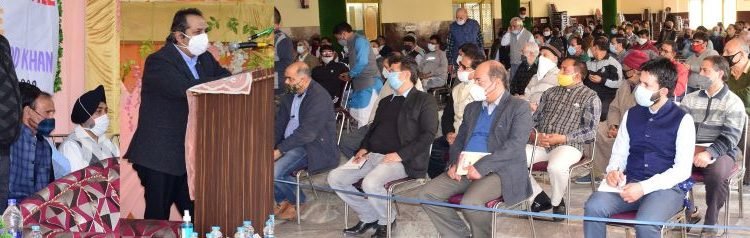 Advisor Baseer Khan visits Durga Nagar; Reviews facilities for Kashmiri migrants