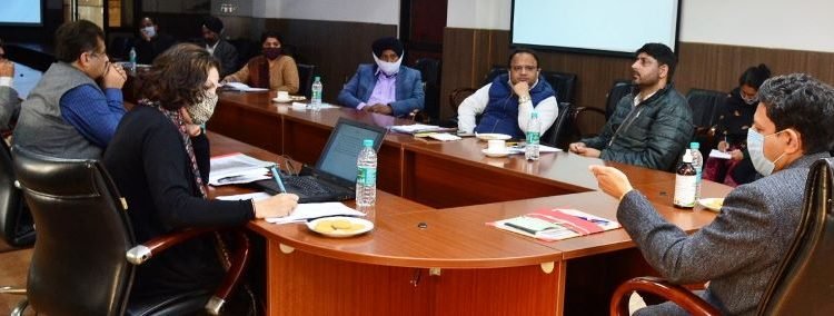 Divisional Commissioner chairs Mubarak Mandi Heritage Society meet