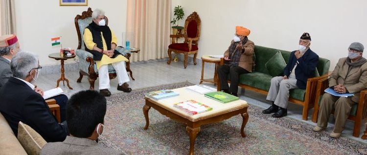 Chief Commissioner of IT; former Ministers; Dy Mayor JMC; delegations of Dogra Sadar Sabha & FCIK call on Lt Governor