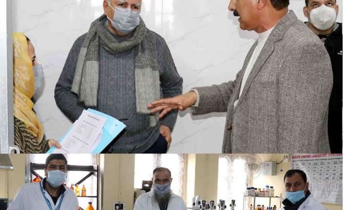 Farooq Khan inspects Quality Control Laboratory Lalmandi; Asks for further adding to its capacity, strength