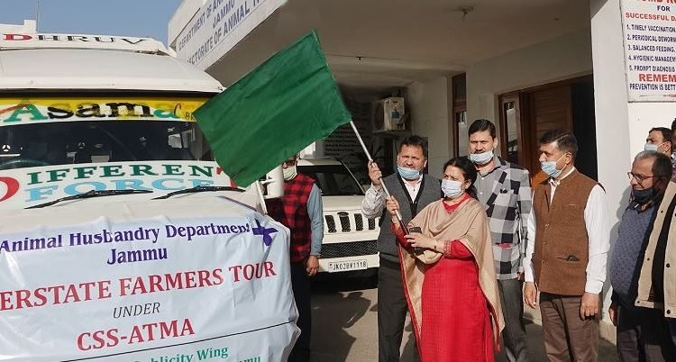 Director AHD Jammu flags off farmers’ tour under CSS-ATMA