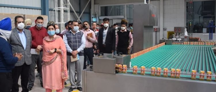 Advisor Baseer Khan visits Industrial Estate Samba; Reviews functioning of business units