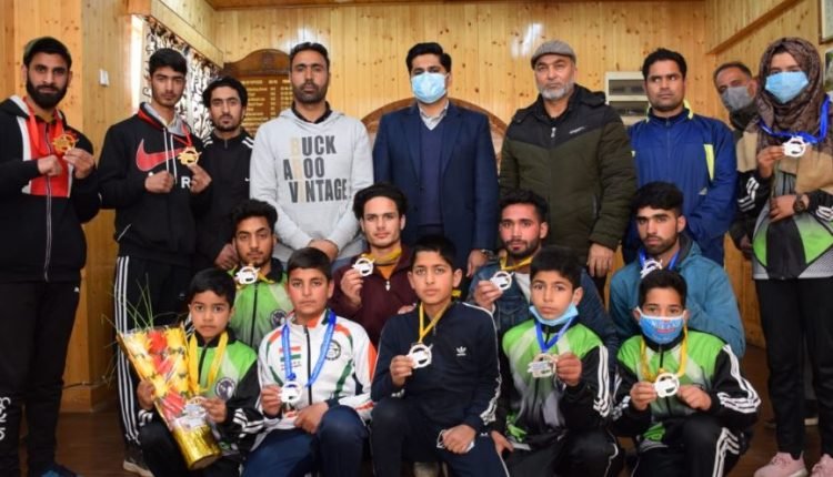 DC B’pora felicitates 14 participants of 7th Thaiboxing championship
