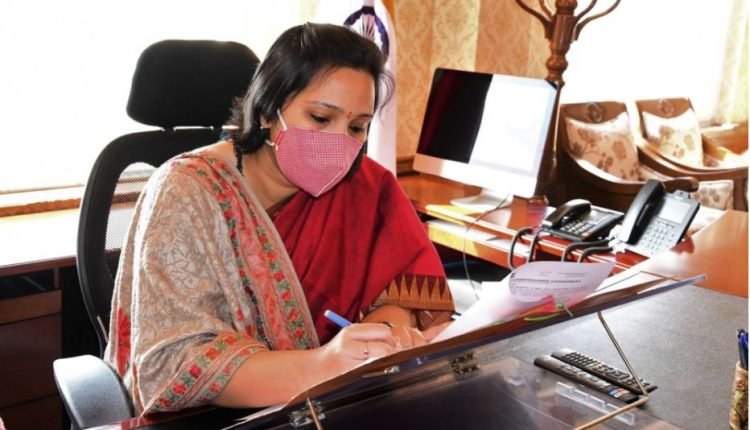 Krittika Jyotsna assumes office as DC Ganderbal