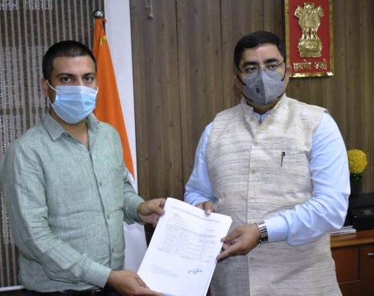 DDC Rajouri releases Rs 34.045 Lakh scholarship for wards of registered construction workers