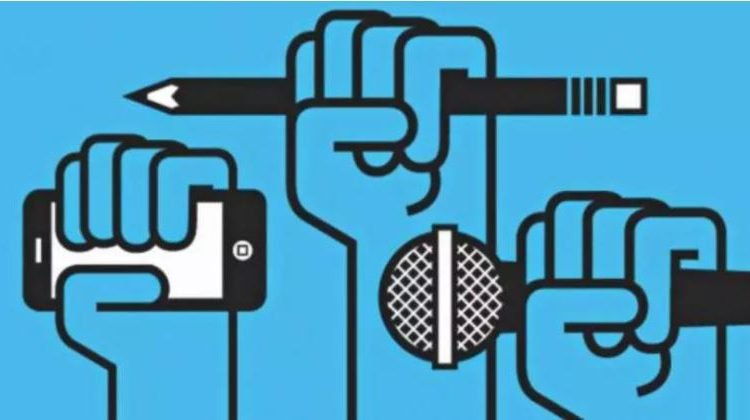 Shri Prakash Javadekar interacts with representatives of Digital News Publishers