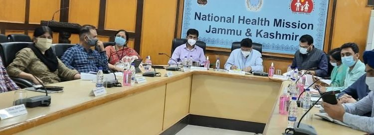 Div Com Dr. Raghav Langer reviews emerging Covid situation in Jammu Division