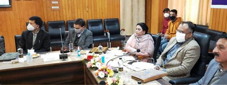 Div Com Kashmir chairs interactive session on avian influenza (bird flu)