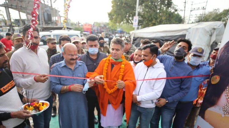 Raina inaugurates ‘Life-style trade fair’ in Gandhi Nagar