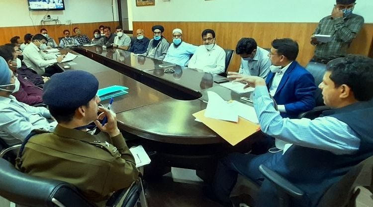 Divisional Commissioner, Sanjeev Verma reviews Ramzan arrangements in Jammu districts