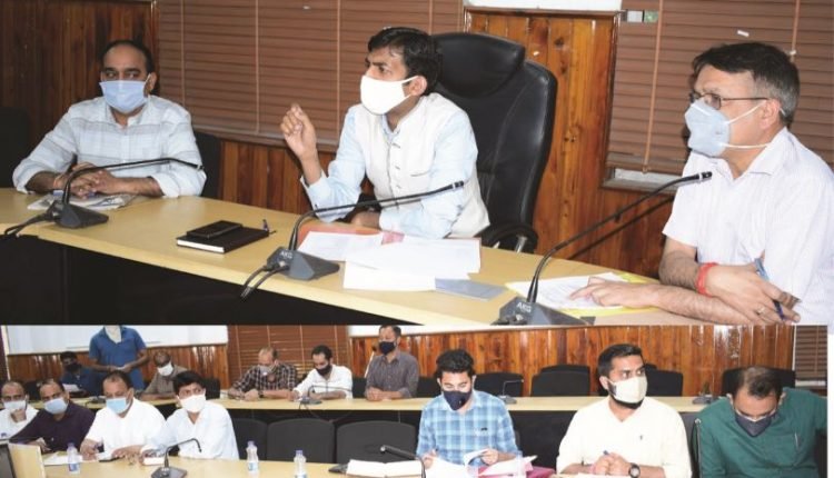 DC Jammu Anshul Garg reviews progress of Jamabandi writing