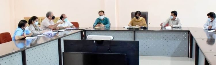 DC Samba Anuradha Gupta reviews Covid containment measures, vaccination