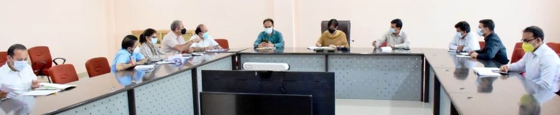 DC Samba Anuradha Gupta reviews Covid containment measures, vaccination