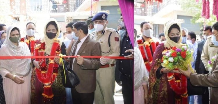 Chairperson Tazeem Akther inaugurates DDC office at Kamsar road Poonch