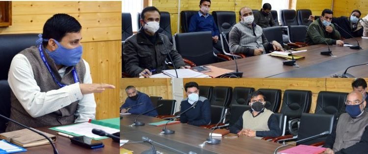 Director DIPR Rahul Pandey chairs meeting of officers of Kashmir division