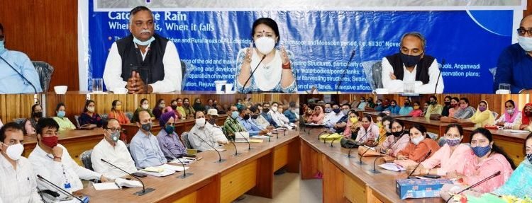 Group of experts sensitises SHGs on marketing of products at Udhampur