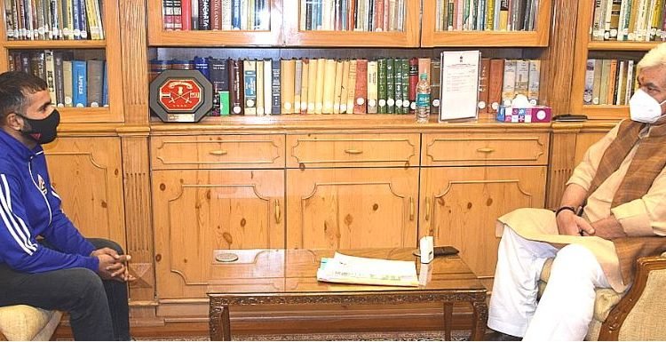 Cyclist Adil Teli calls on Lt Governor