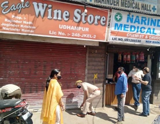Liquor shop sealed for violation of COVID-19 SOPs in Udhampur