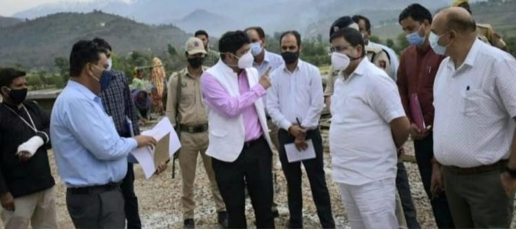 Div Com reviews developmental scenario in Rajouri district