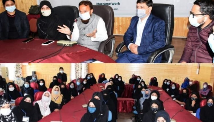 Mission Youth J&K holds day-long skill development workshop for women in Srinagar