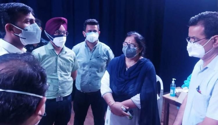 J&K Higher Education Department organises vaccination drive for faculty of Jammu colleges