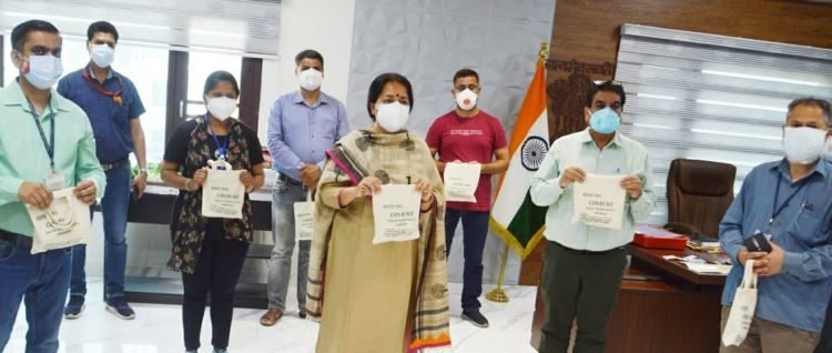 District admin distributes COVID -19 Sehat kits in Udhampur