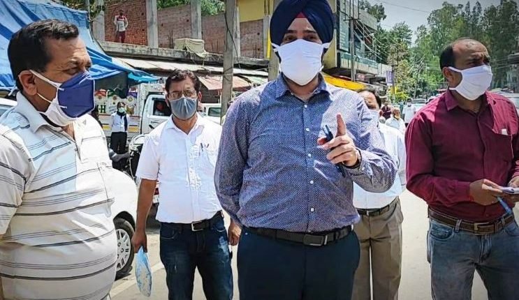 DC Reasi Charandeep Singh inspects COVID19 safety measures in main town areas