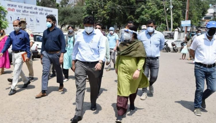 Div Com visits SDH Ramnagar; directs for accelerating vaccination coverage
