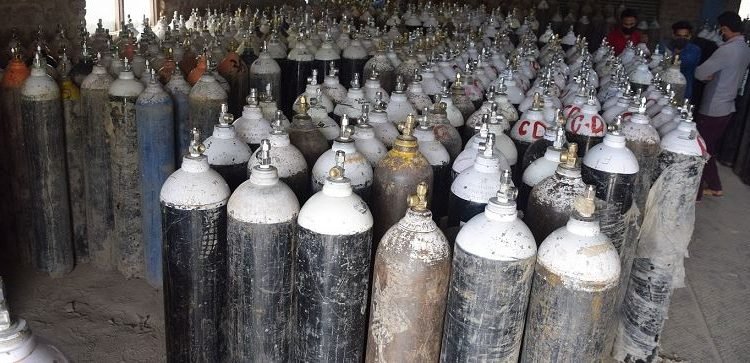 Constant Oxygen Supply Chain to hospitals is being maintained:  say DIC Srinagar officials